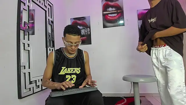 COUPLES BOYS online show from December 2, 7:25 am