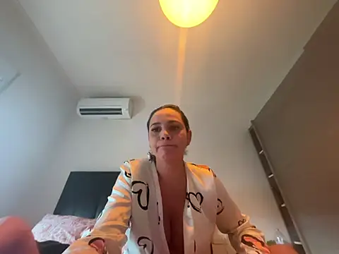 Snapshot of GabriellaGaby chatting on December 16, 3:39 pm GabriellaGaby online show from December 16, 3:39 pm