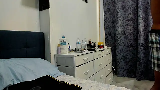 Snapshot of hardnigro chatting on December 16, 6:24 pm hardnigro online show from December 16, 6:24 pm