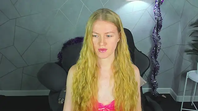 Snapshot of Alicia_Hars chatting on January 14, 12:05 am Alicia Hars online show from January 14, 12:05 am