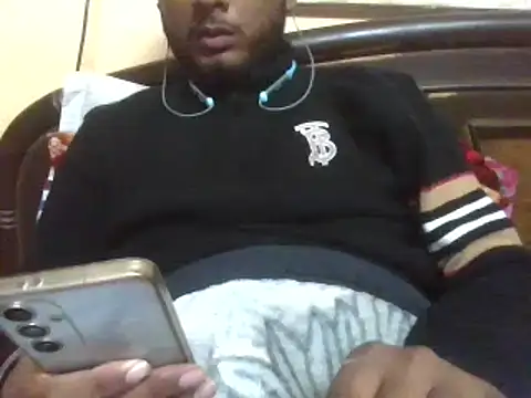 cuteplayboy22  online show from January 18, 4:22 pm