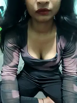 Zoyaa-Zubair online show from April 23, 6:10 pm