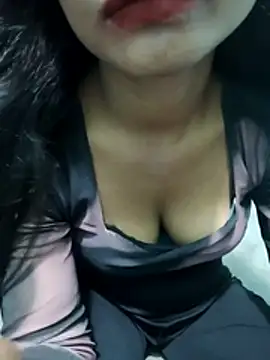 Zoyaa-Zubair online show from April 28, 7:08 pm