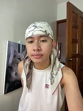 asiantwink0000 online show from February 3, 10:59 pm