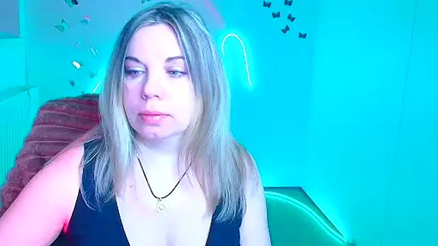 Amanda Swannn online show from March 22, 6:39 am