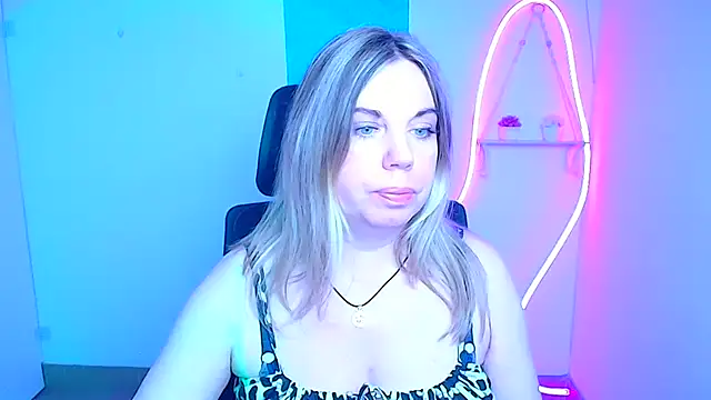 Amanda Swannn online show from March 28, 7:08 am