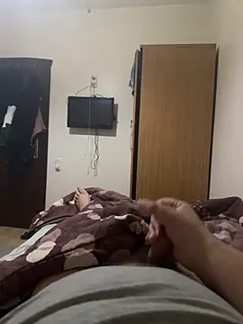 Snapshot of brt2552 chatting on January 7, 4:48 am brt2552 online show from January 7, 4:48 am