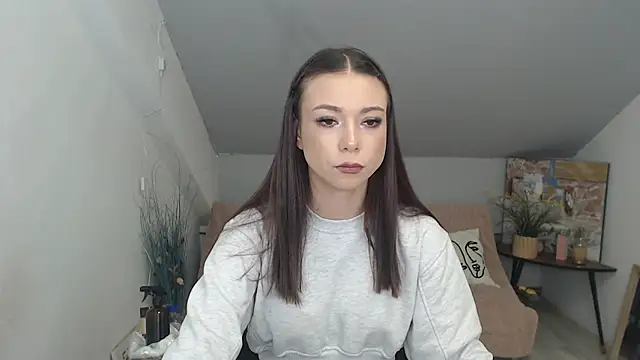 Snapshot of MayaWill chatting on December 2, 1:39 pm MayaWill online show from December 2, 1:39 pm