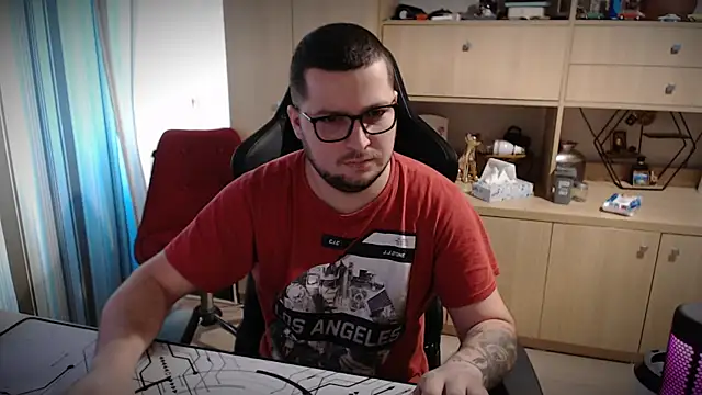 kevinnlovelly online show from December 15, 11:58 am