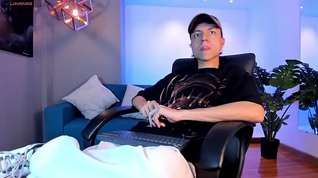 Snapshot of Bastthianxxx chatting on November 30, 11:36 am Bastthianxxx online show from November 30, 11:36 am