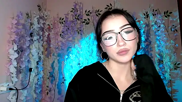 Sweeet Sss online show from November 28, 3:25 pm