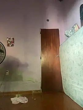 Snapshot of Quierolechiitaaa chatting on January 14, 8:36 pm Quierolechiitaaa online show from January 14, 8:36 pm