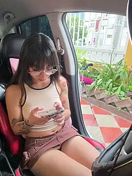 Mia fiire online show from November 30, 7:40 pm