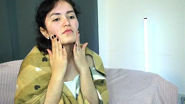 Snapshot of GilmaFaurot chatting on December 3, 10:46 am GilmaFaurot online show from December 3, 10:46 am