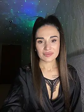 MonikaSi online show from February 4, 5:30 pm