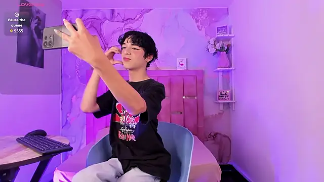 SthepanodiMonaco online show from February 18, 8:16 pm