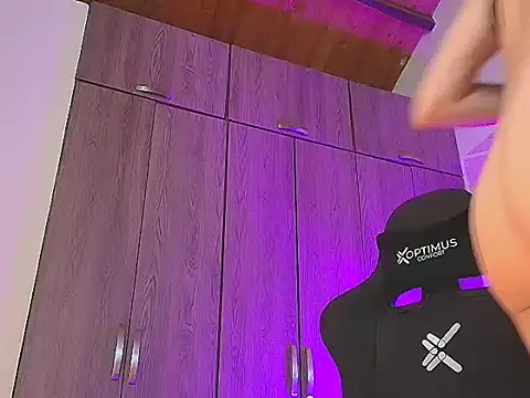 Doll Dollys  online show from December 5, 1:36 am