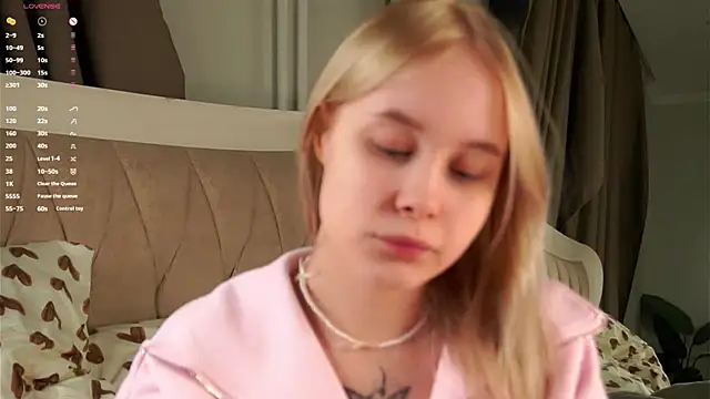 AunclreaVache online show from April 3, 11:08 am