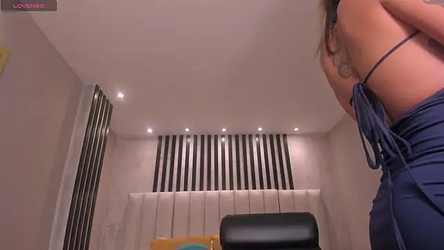 AmbarOwens online show from December 15, 12:37 am