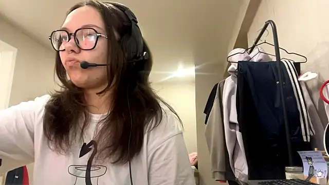 KerriMcbreen online show from November 29, 6:16 am