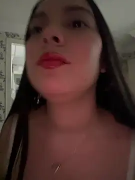 Snapshot of sweet_ruby_ chatting on June 9, 1:39 am sweet ruby online show from June 9, 1:39 am