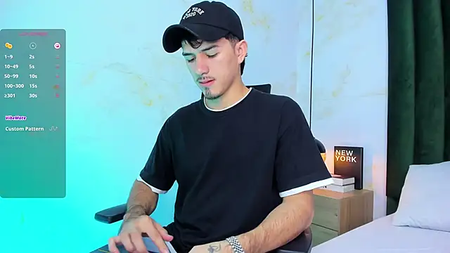 Snapshot of Justin_duque chatting on December 5, 7:54 pm Justin duque online show from December 5, 7:54 pm