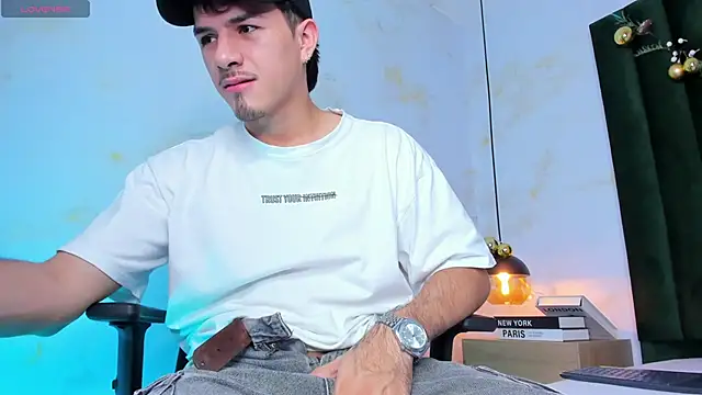 Snapshot of Justin_duque chatting on December 13, 7:53 pm Justin duque online show from December 13, 7:53 pm