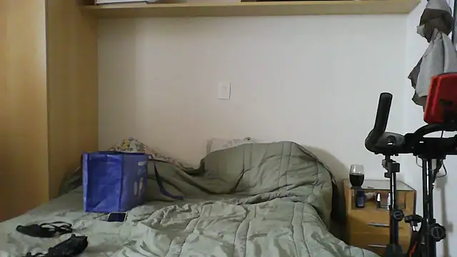 Snapshot of GabriellaManhas chatting on February 19, 4:52 am GabriellaManhas online show from February 19, 4:52 am