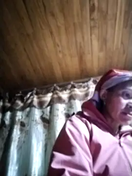 Snapshot of yes776 chatting on December 16, 10:53 am yes776 online show from December 16, 10:53 am