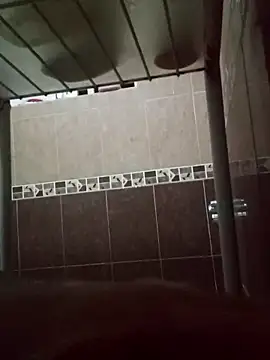 Snapshot of Yles13 chatting on December 14, 12:05 am Yles13 online show from December 14, 12:05 am