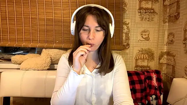 Tessa Muse online show from December 5, 3:20 pm