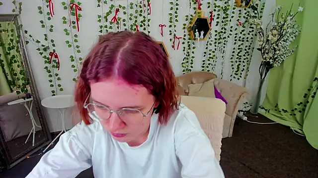 Snapshot of Mia_Mooore chatting on February 18, 1:18 pm Mia Mooore online show from February 18, 1:18 pm