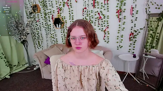 Snapshot of Mia_Mooore chatting on February 28, 1:23 pm Mia Mooore online show from February 28, 1:23 pm