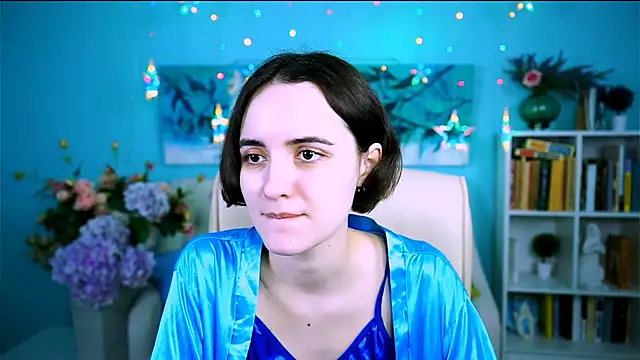 KateWillows online show from March 4, 4:07 am