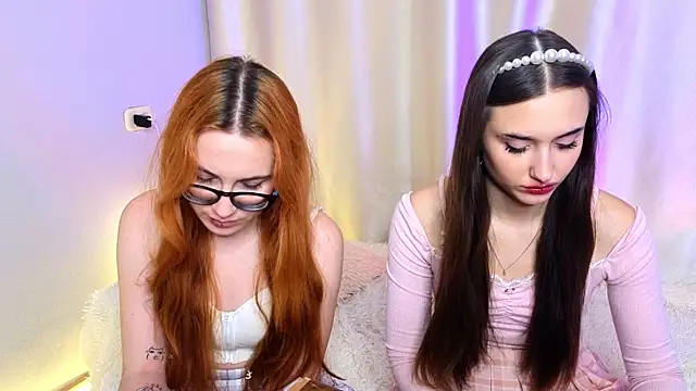 Snapshot of sunny_luna chatting on November 28, 2:31 pm sunny luna online show from November 28, 2:31 pm