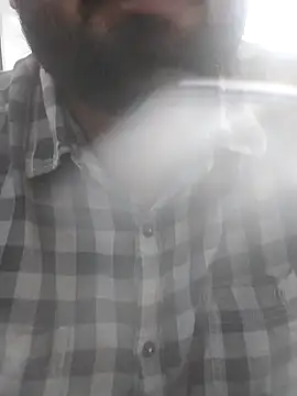 Snapshot of mrwhoti chatting on December 1, 8:41 am mrwhoti online show from December 1, 8:41 am