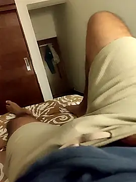 Snapshot of mrwhoti chatting on March 1, 6:43 pm mrwhoti online show from March 1, 6:43 pm