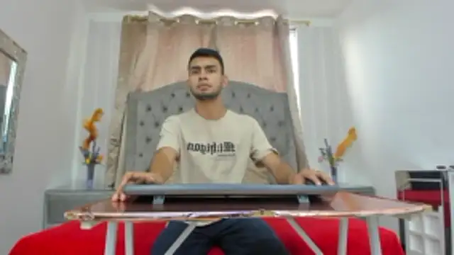 WillSainz online show from December 18, 12:33 pm