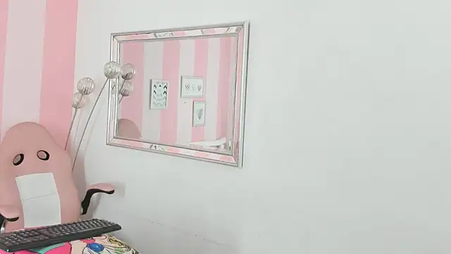 Snapshot of Amaia_Monroe chatting on February 8, 1:36 pm Amaia Monroe online show from February 8, 1:36 pm