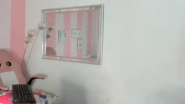 Snapshot of Amaia_Monroe chatting on February 13, 4:30 am Amaia Monroe online show from February 13, 4:30 am