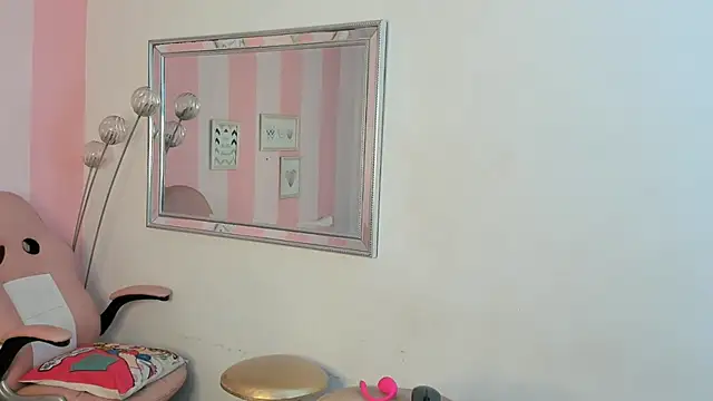 Snapshot of Amaia_Monroe chatting on February 28, 4:02 am Amaia Monroe online show from February 28, 4:02 am