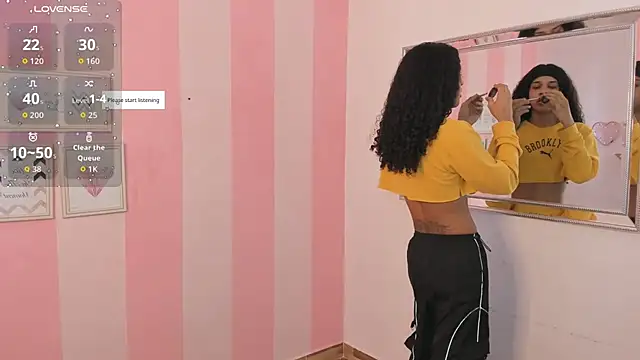 Snapshot of Amaia_Monroe chatting on April 22, 3:20 am Amaia Monroe online show from April 22, 3:20 am
