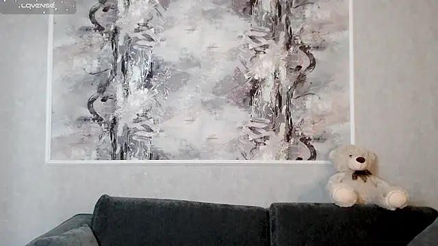 MisaLumia online show from December 4, 6:05 pm