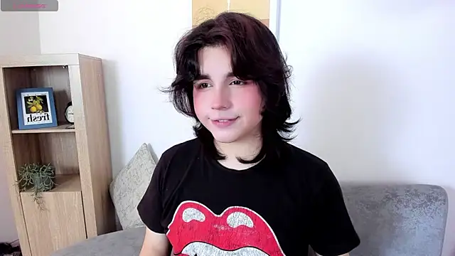 daniellesins2 online show from December 13, 8:58 pm