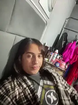 Snapshot of larysinha chatting on May 13, 10:17 pm larysinha online show from May 13, 10:17 pm