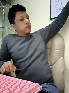 Snapshot of KairoStormX chatting on December 15, 9:30 pm KairoStormX online show from December 15, 9:30 pm