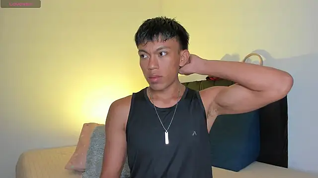 santinaughty online show from February 19, 2:29 am