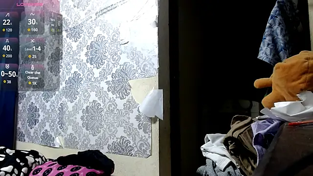 Snapshot of violetta01_candy chatting on November 30, 3:43 am violetta01 candy online show from November 30, 3:43 am