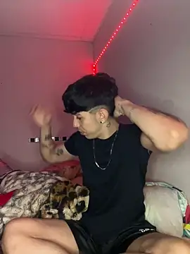 Snapshot of wil_hot chatting on November 29, 5:10 am wil hot online show from November 29, 5:10 am