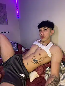 Snapshot of wil_hot chatting on January 14, 3:12 am wil hot online show from January 14, 3:12 am